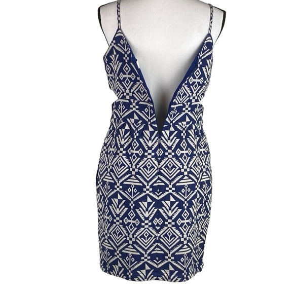 DV DOLCE VITA AZTEC PRINT SPAGHETTI STRAP DEEP V SHAPE NECKLINE SIZE MED DRESS - Picture 4 of 8